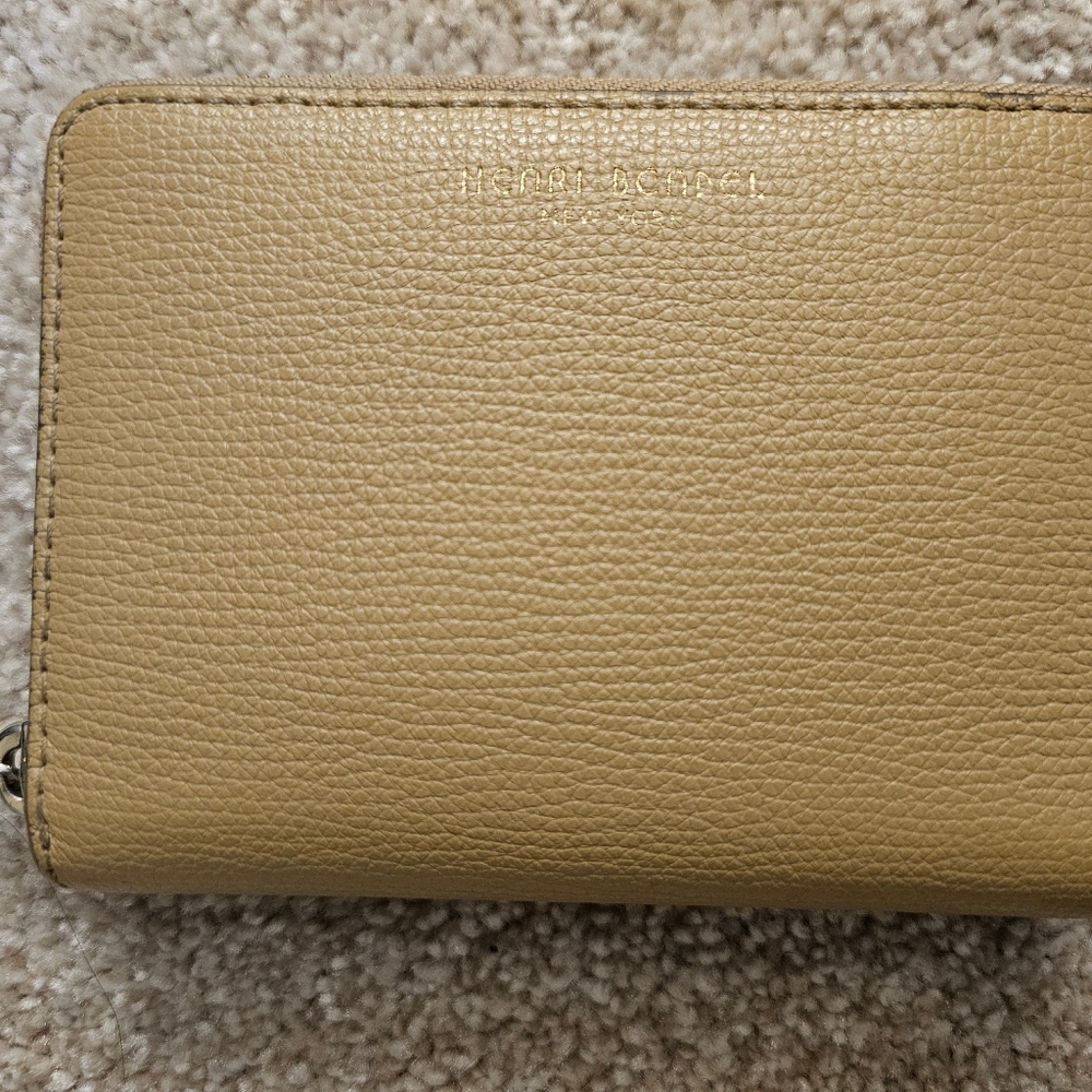 Henri Bendel Wallet